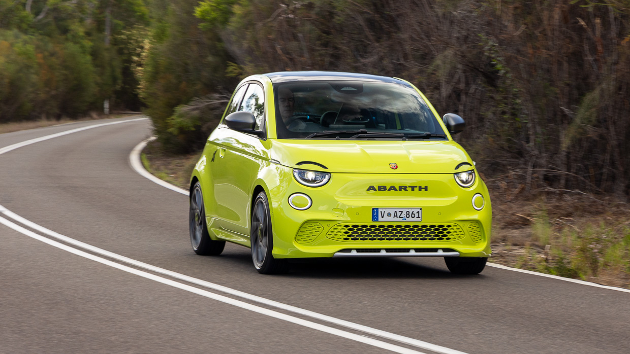 Abarth 500e 2024 driving front