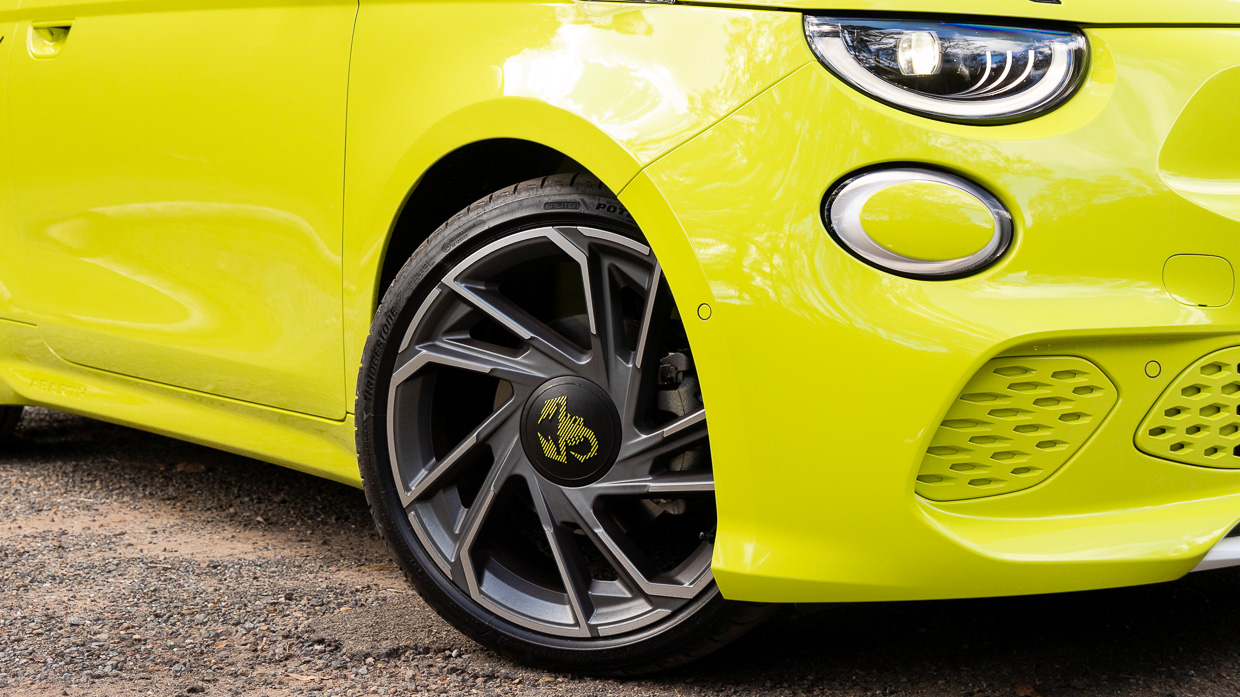 Abarth 500e 2024 wheel front