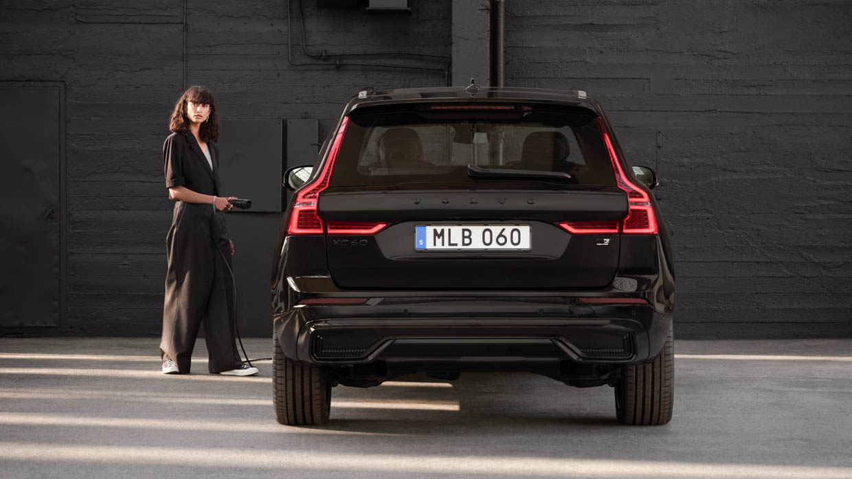 2024 Volvo XC60 Dark Edition 2