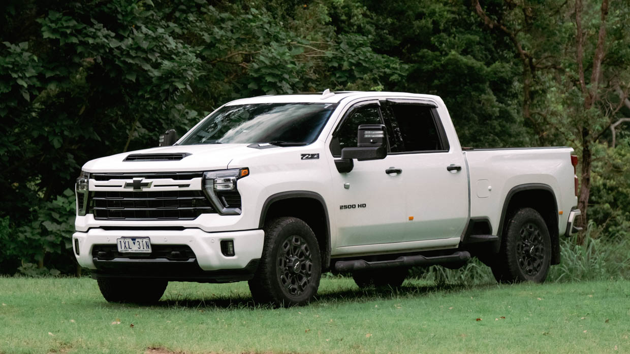 Chevrolet Silverado 2500 HD 2024 front 3/4 4