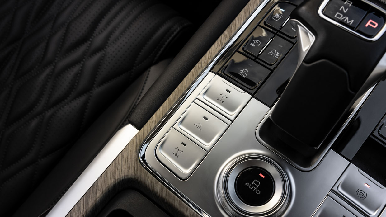 GWM Tank 500 Ultra Hybrid 2024 interior detail