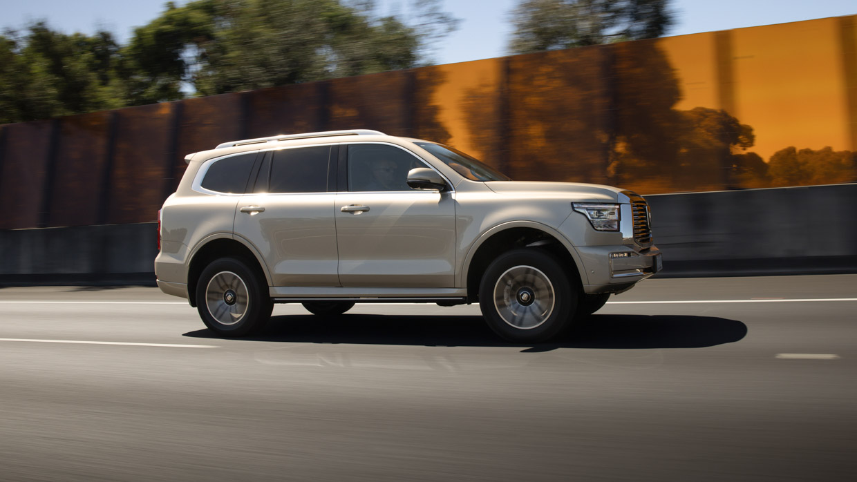 GWM Tank 500 Ultra Hybrid 2024 driving