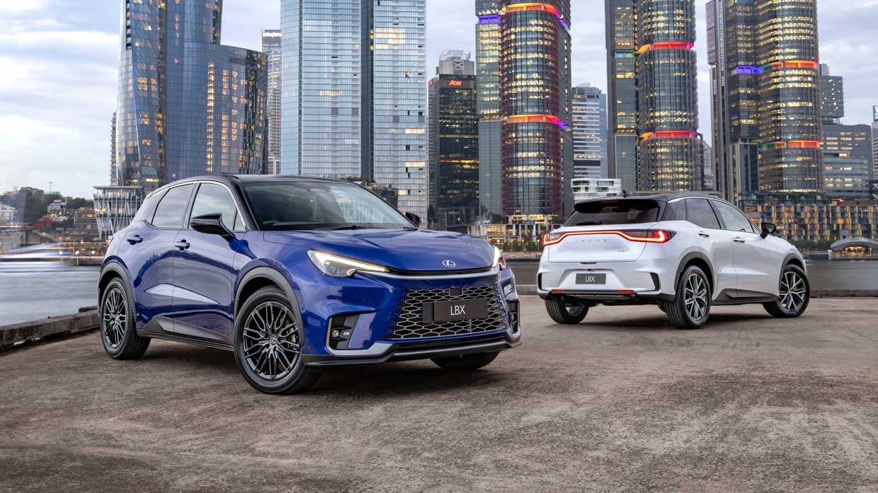 Lexus LBX 2024 duo