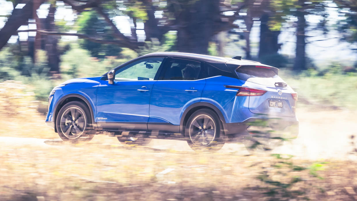 Nissan Qashqai Ti E-Power 2024 driving rear