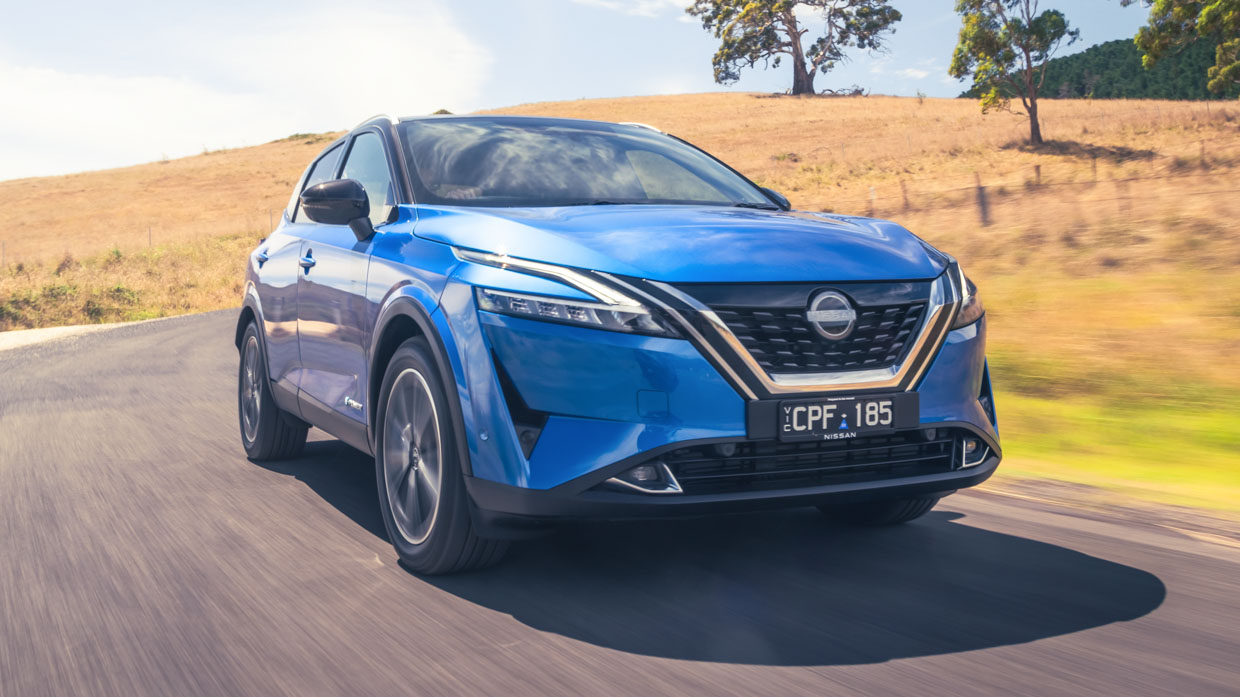 Nissan Qashqai Ti E-Power 2024 driving front 3