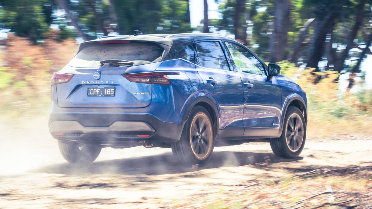 Nissan Qashqai Ti E-Power 2024 driving rear dirt 2