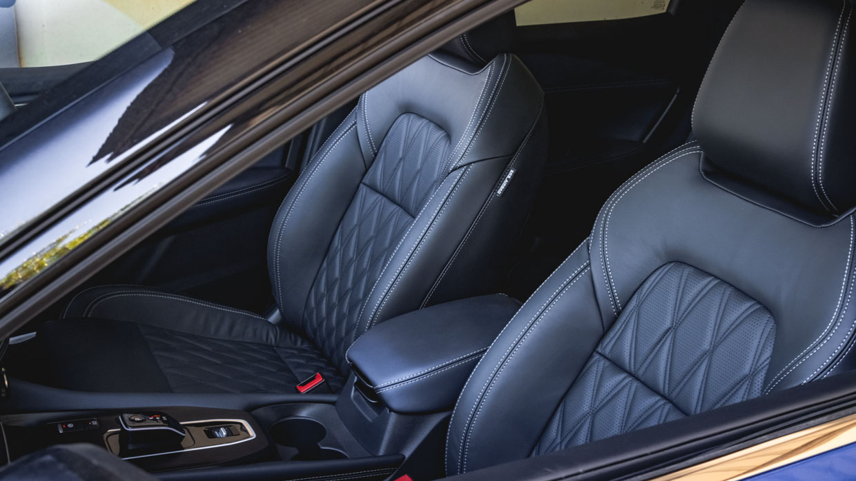 Nissan Qashqai Ti E-Power 2024 front seats