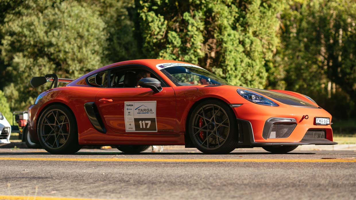 Porsche Cayman GT4 RS 2024 driving 5