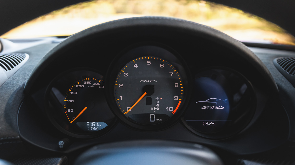 Porsche Cayman GT4 RS 2024 gauges