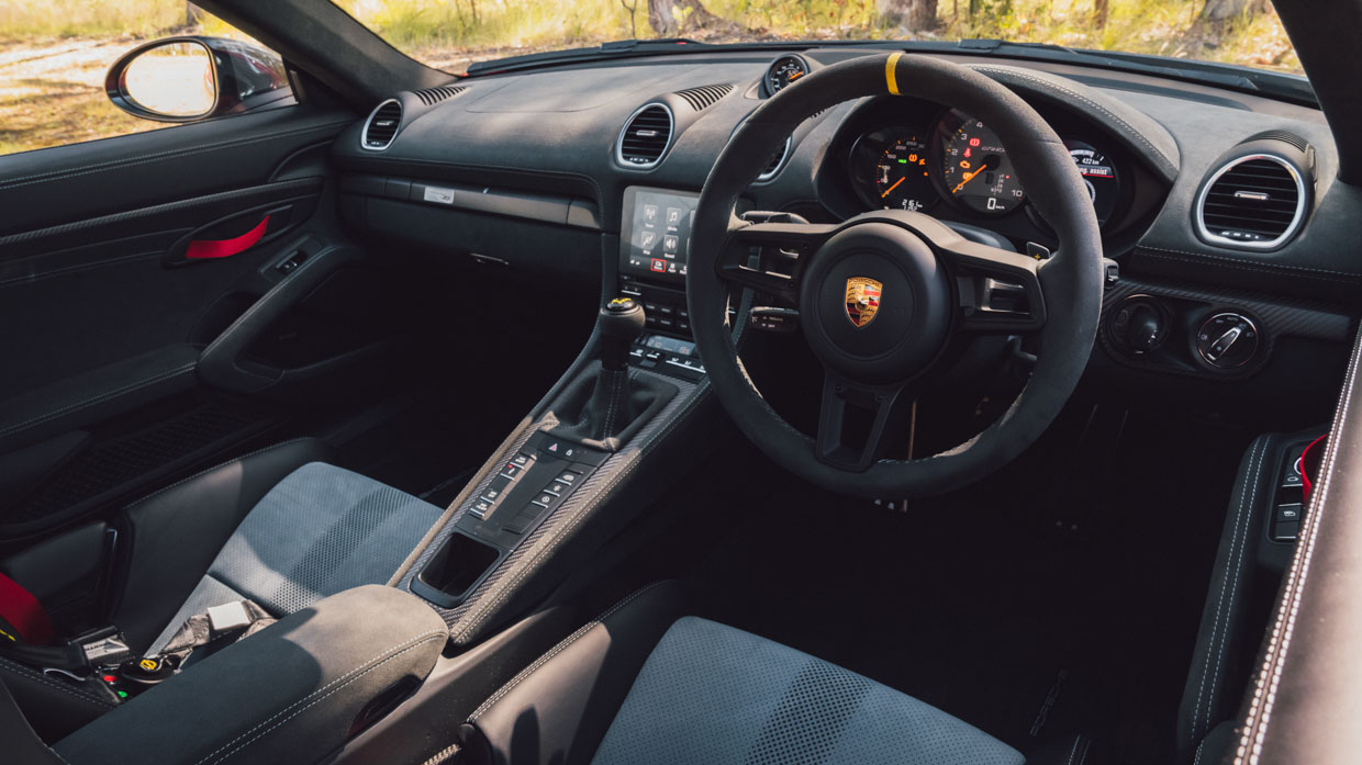 Porsche Cayman GT4 RS 2024 interior
