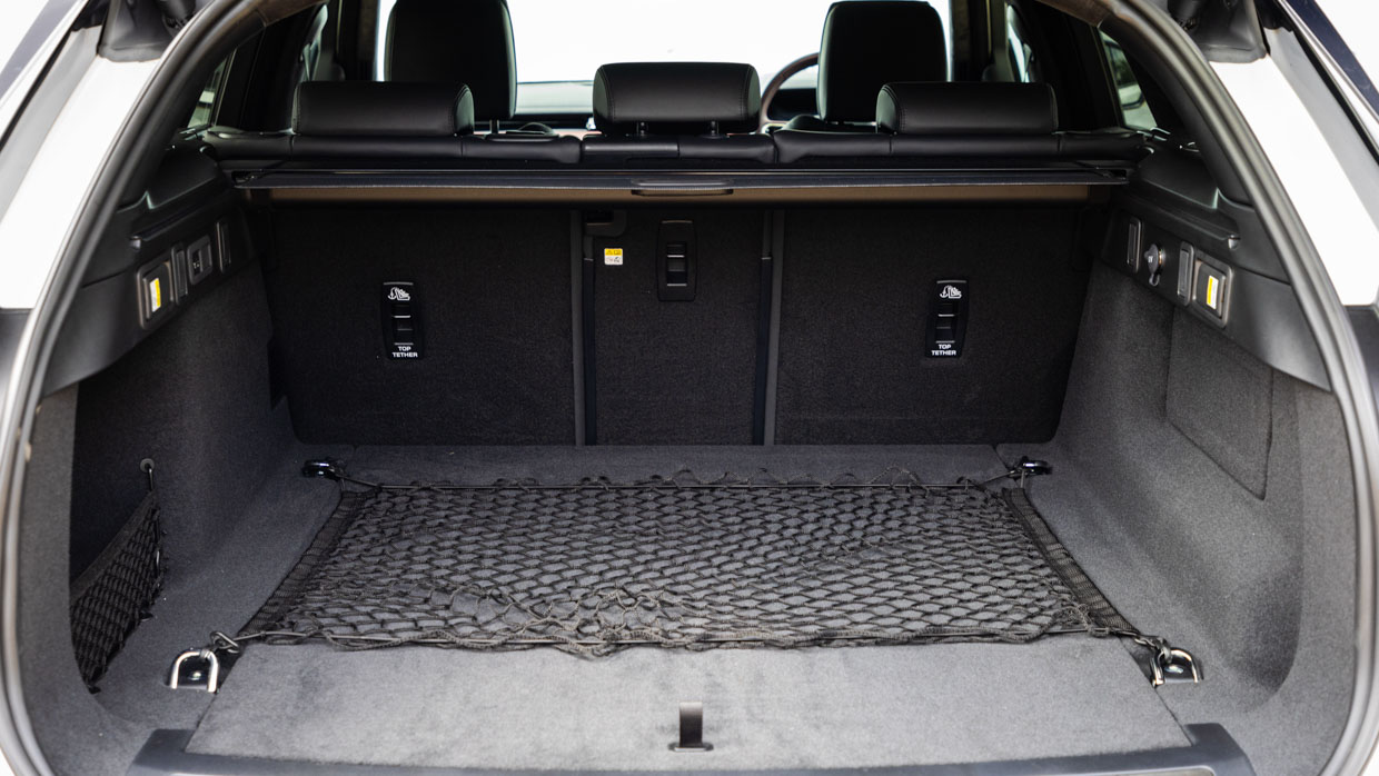 Range Rover Velar P400 2024 boot