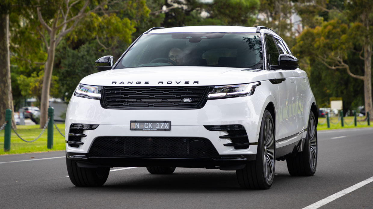 Range Rover Velar P400 2024 driving 2