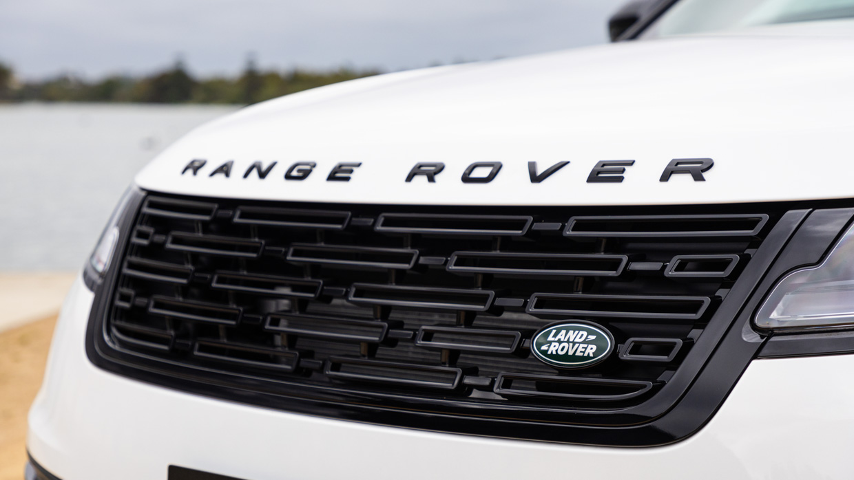 Range Rover Velar P400 2024 front close