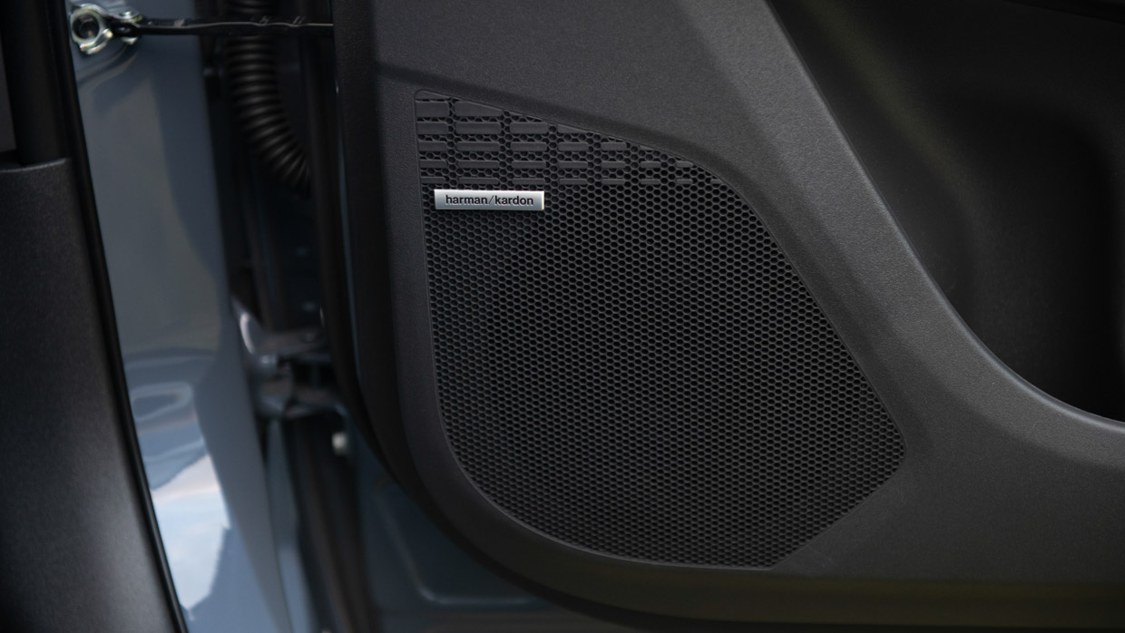 Subaru Solterra 2024 interior stereo