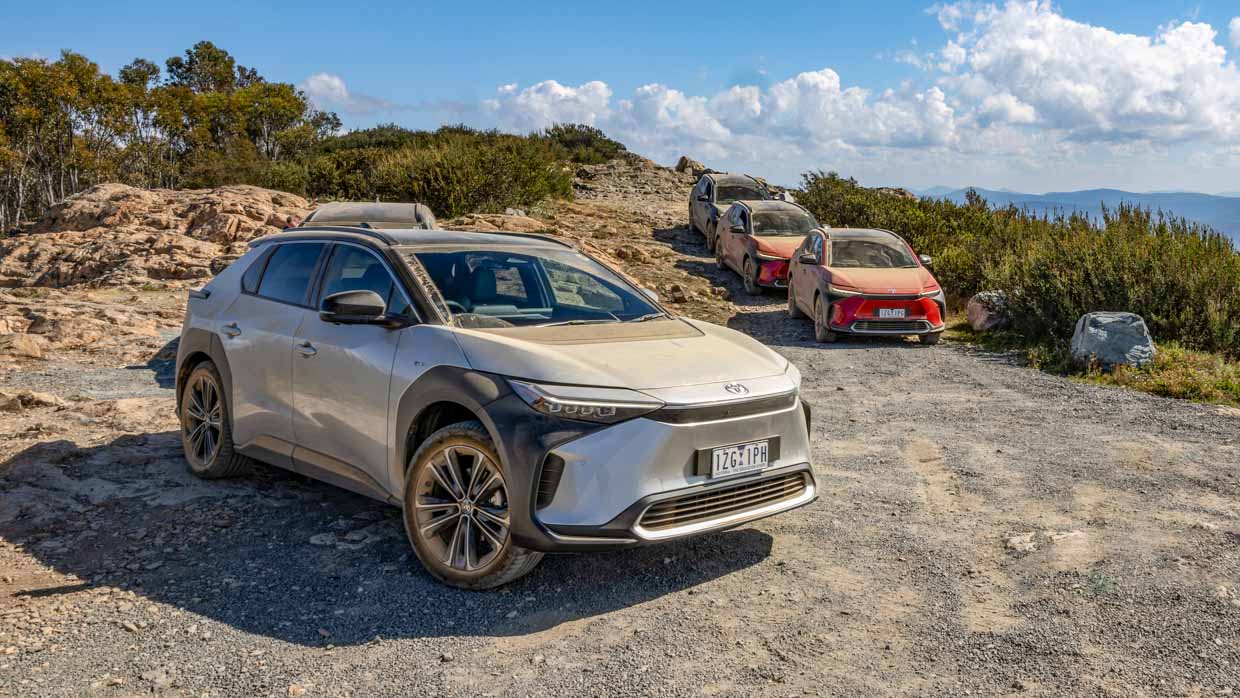 Toyota BZ4X 2024 off-road group