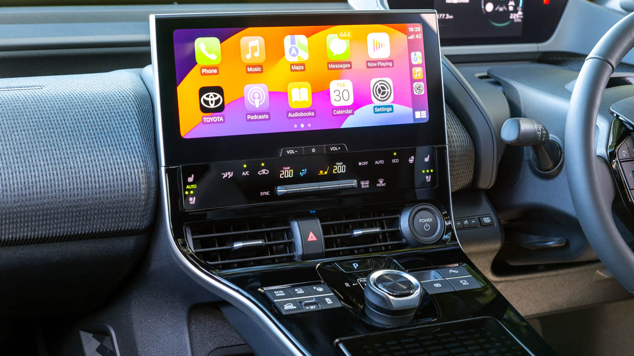Toyota bZ4X AWD 2024 screen