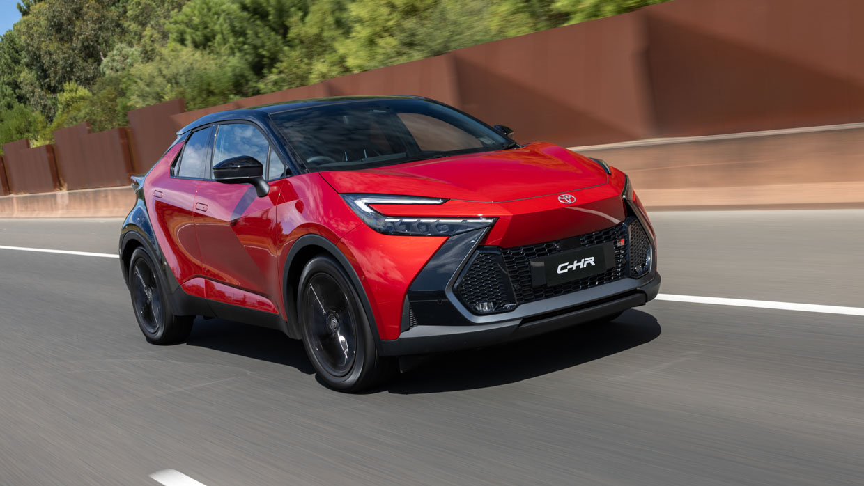 Toyota C-HR 2024 GR Sport driving