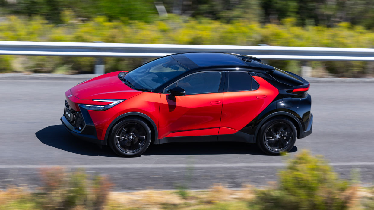 Toyota C-HR 2024 GR Sport driving side