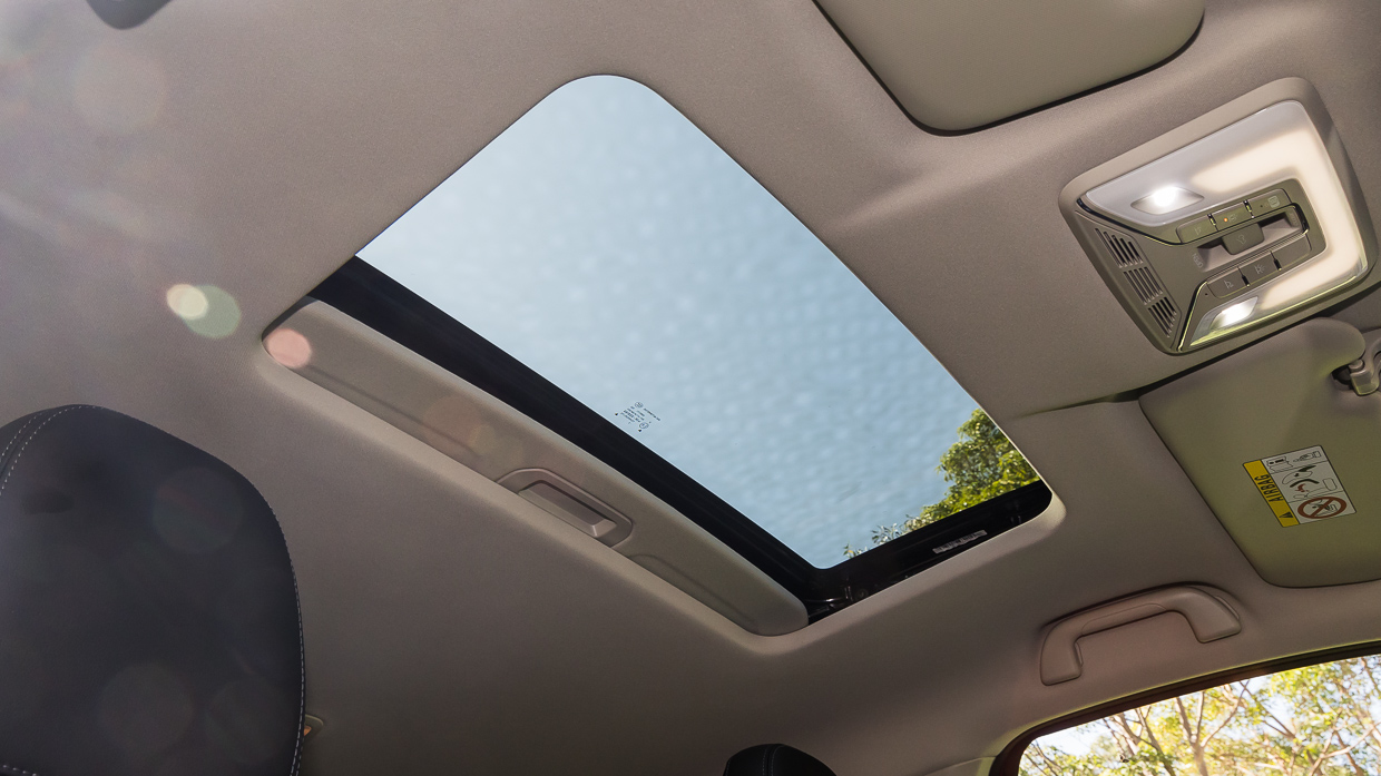 GWM Ute Cannon XSR 2024 interior sunroof
