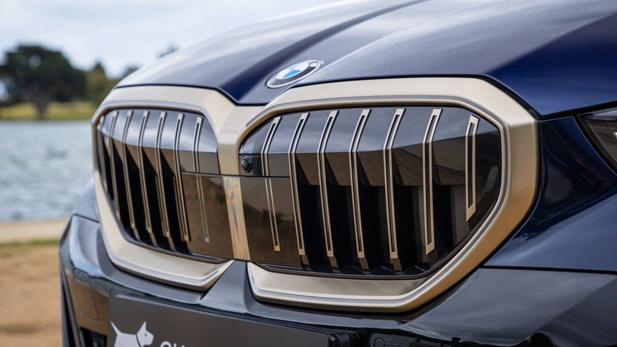 BMW 520i 2024 grille