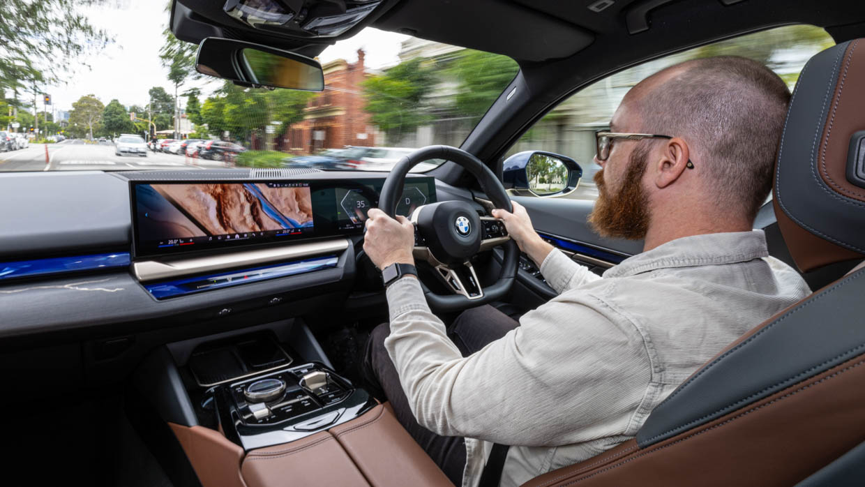 BMW 520i 2024 interior PTC