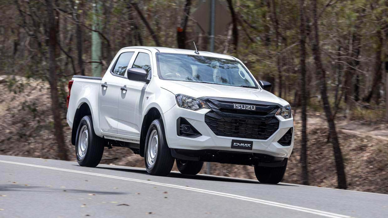 Isuzu D-Max SX 2024 front