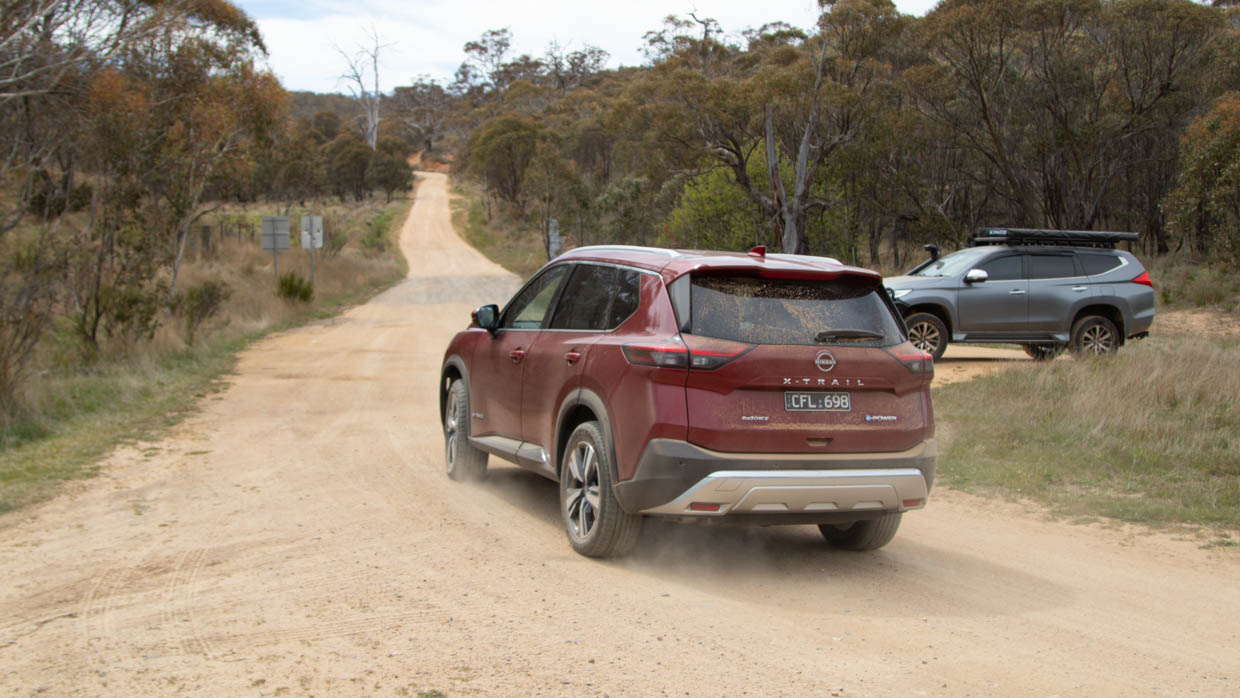 Nissan X-Slide LT 2023 SM rear driving