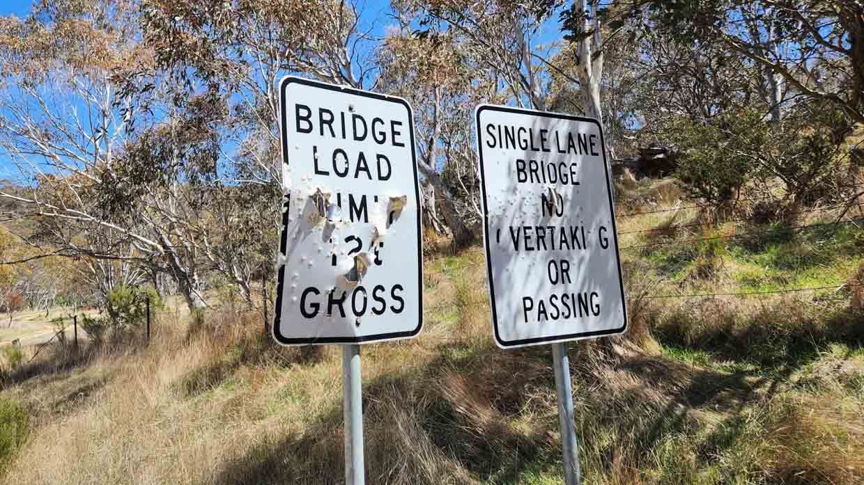 Nissan X-Trail LT 2023 SM signs