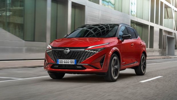 2024 Nissan Qashqai facelift front 3/4 driving shot