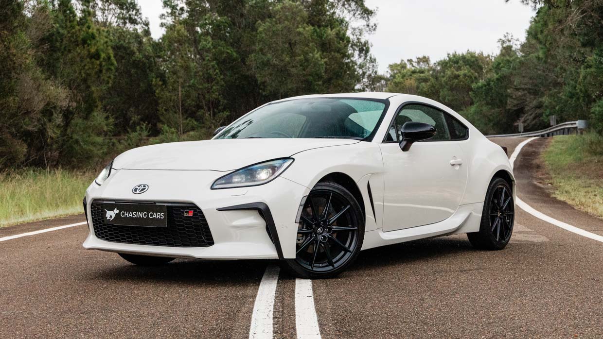 Toyota GR86 GTS 2024 front 3/4
