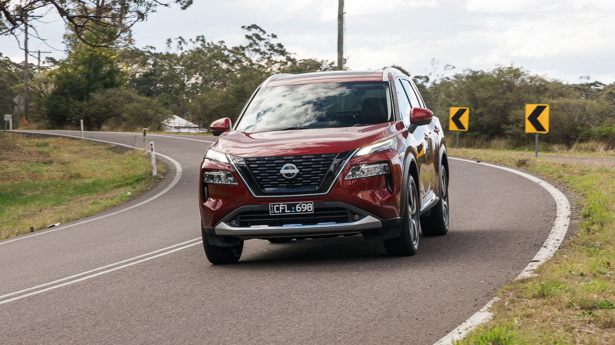 Nissan X-Trail Ti E-Power LT 2023 driving