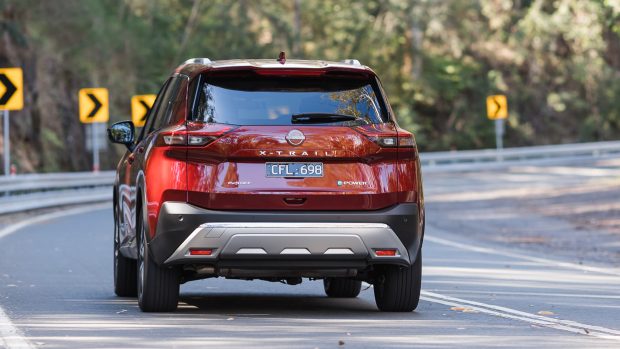 Nissan X-Slide Ti E-Power LT 2023 comparo rear