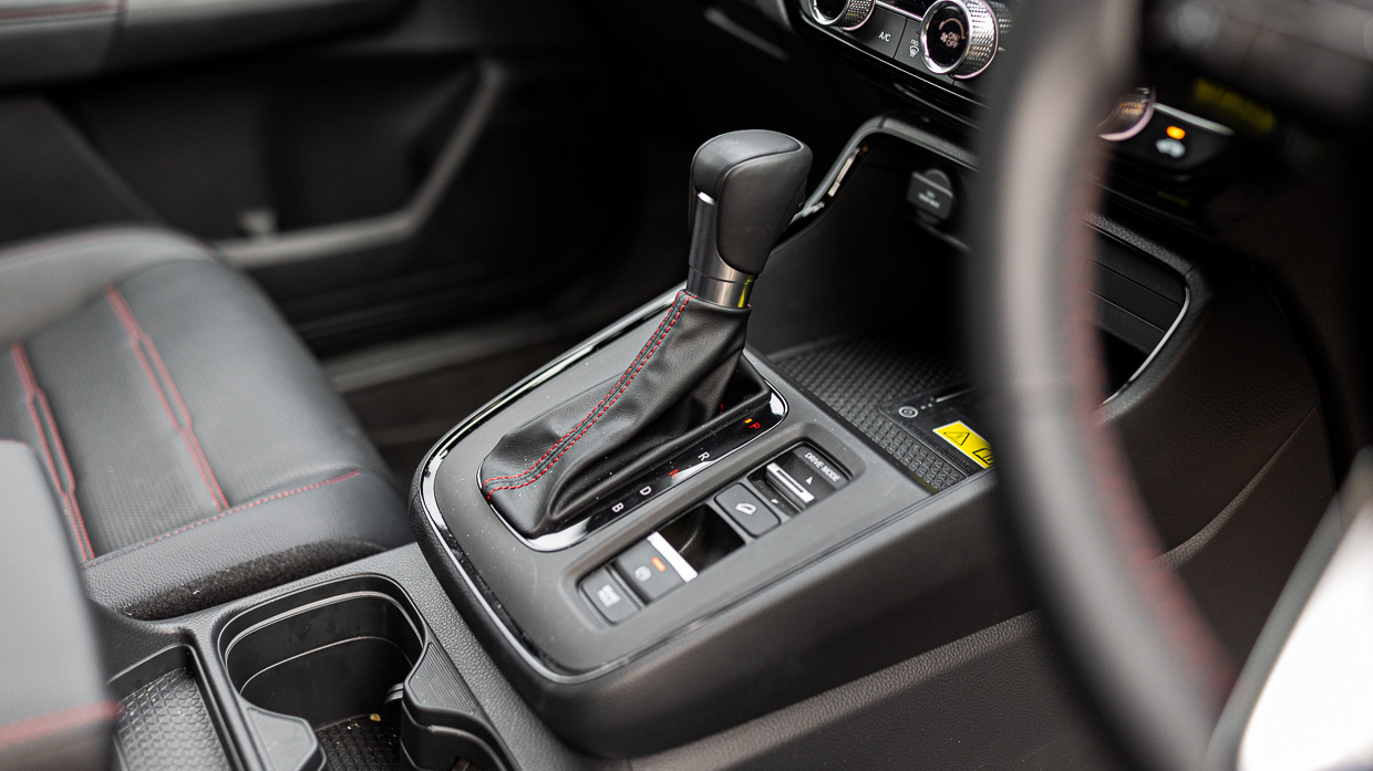 Honda CR-V e-HEV RS 2024 shifter