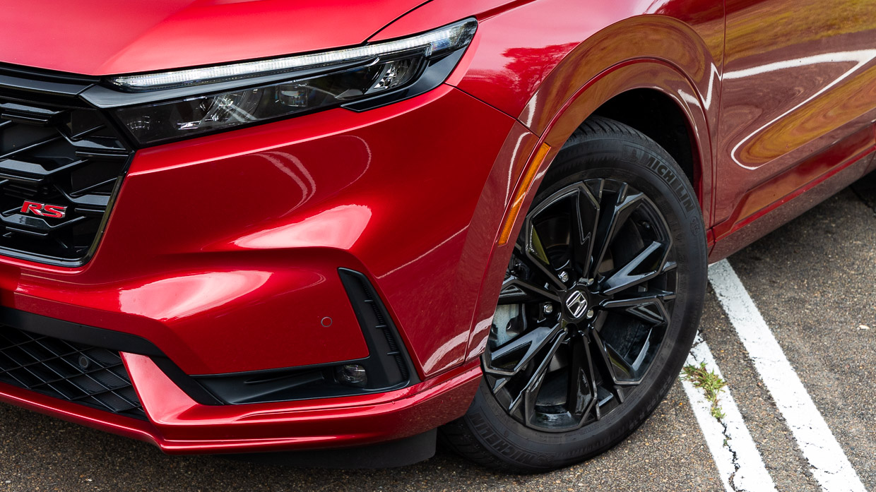 Honda CR-V e-HEV RS 2024 front 3/4 2