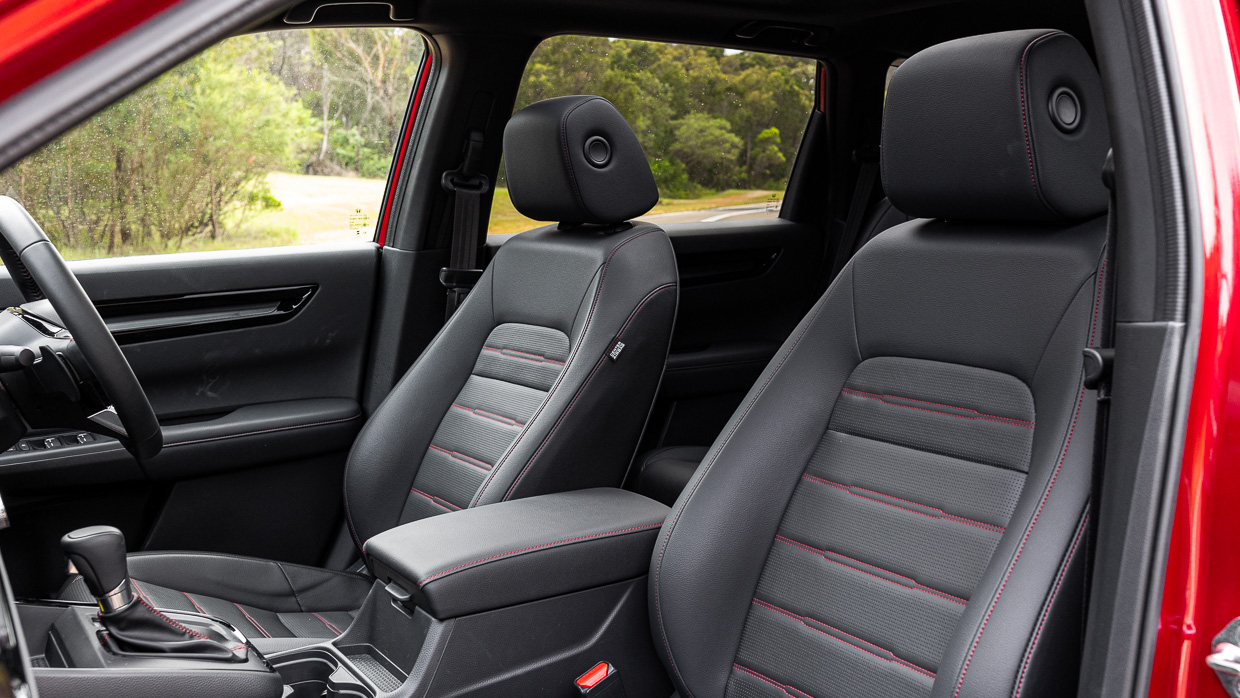 Honda CR-V e-HEV RS 2024 front seats