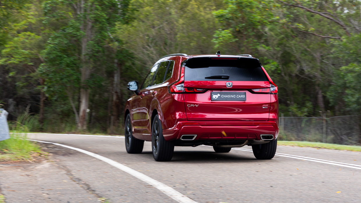 Honda CR-V e-HEV RS 2024 driving rear 2