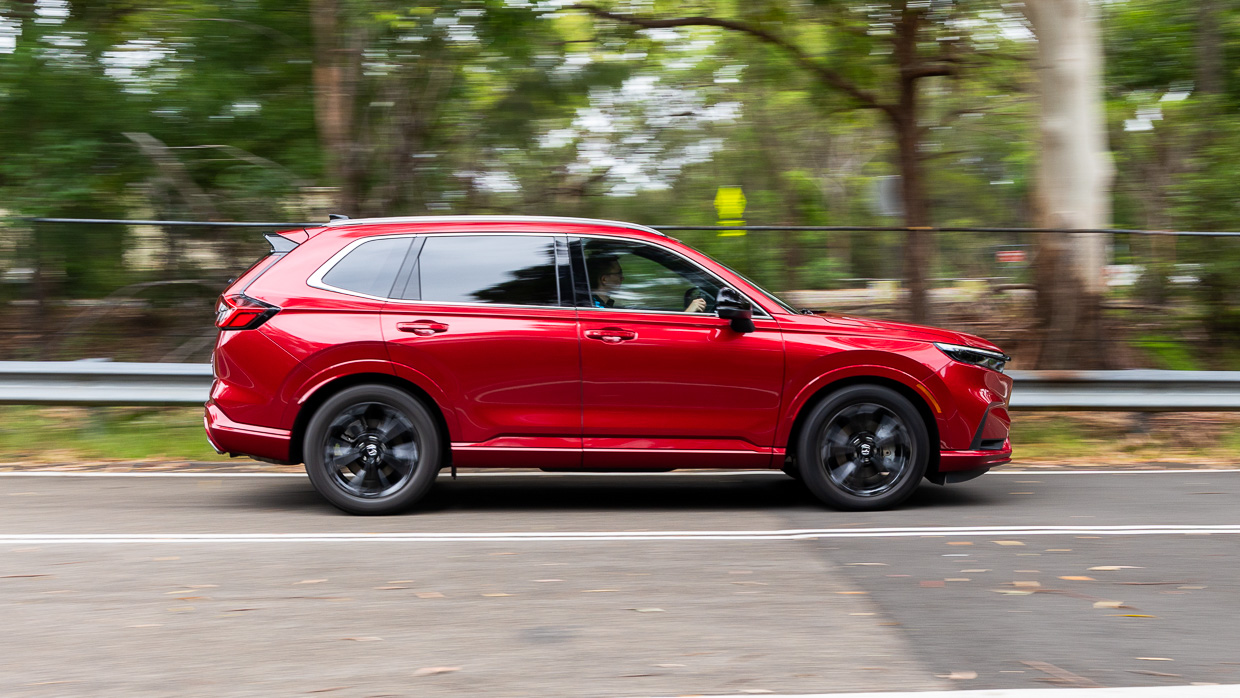 Honda CR-V e-HEV RS 2024 driving side