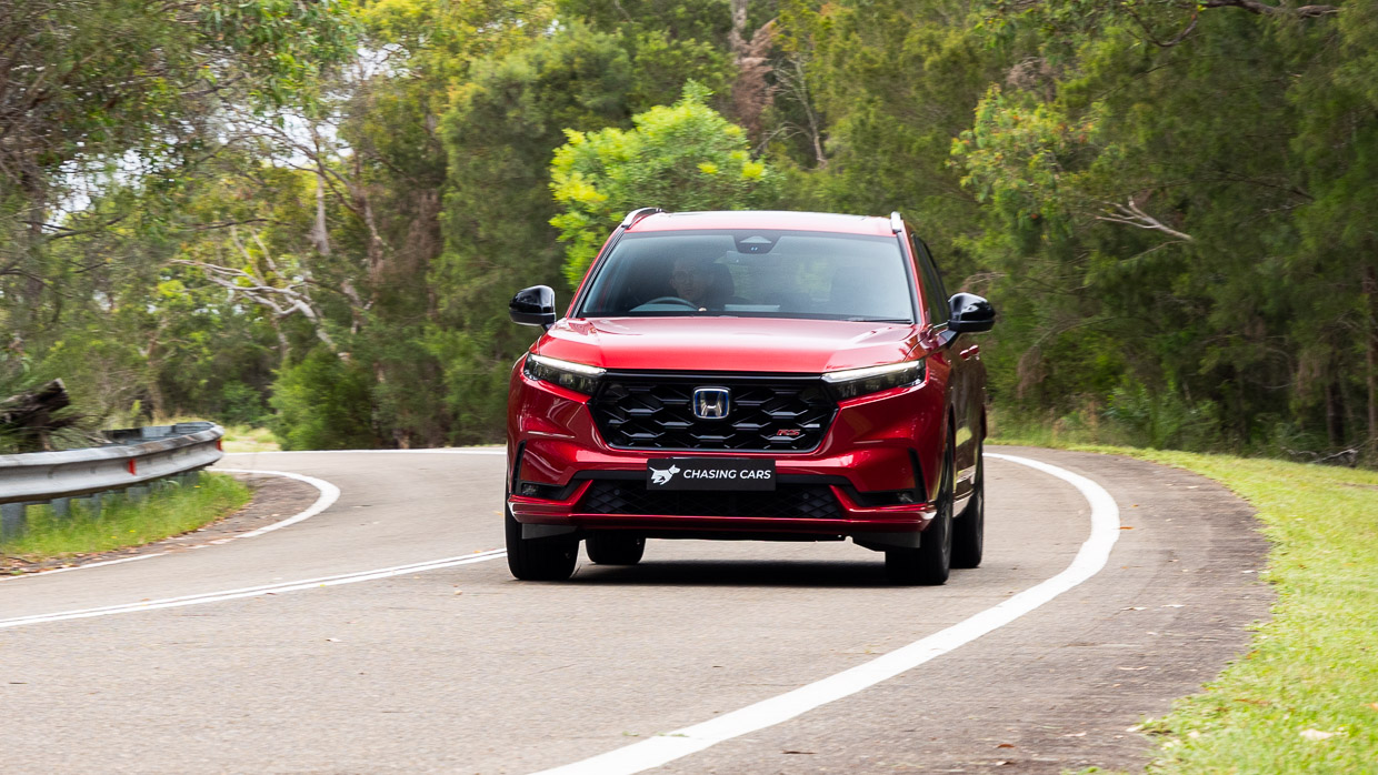Honda CR-V e-HEV RS 2024 driving front 7