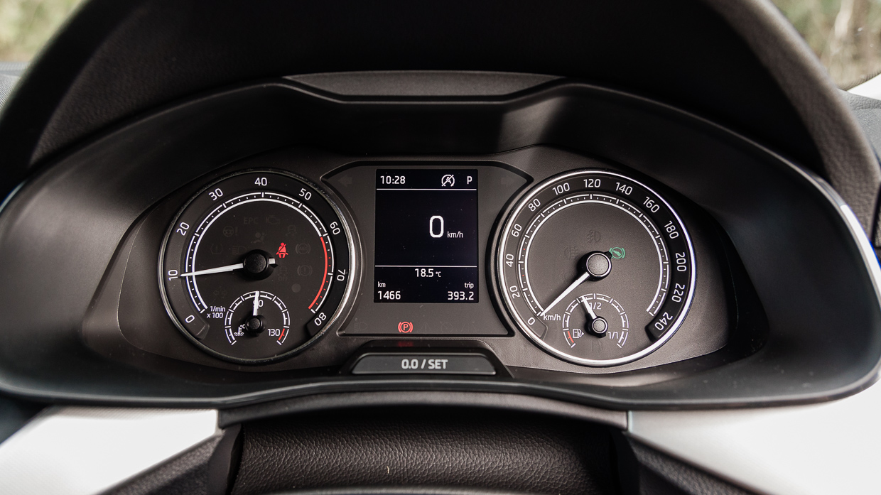Skoda Kamiq 85TSI Runout 2024 gauges