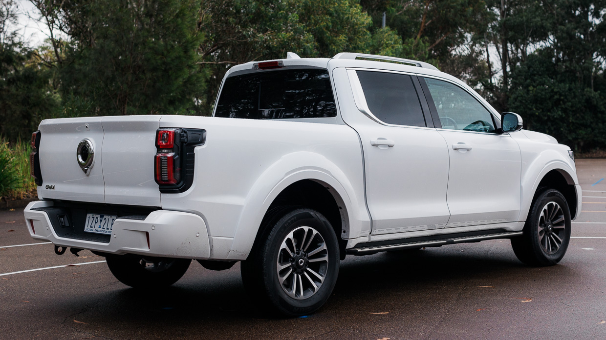 GWM Cannon Alpha Ultra Hybrid 2024 rear 3/4 2