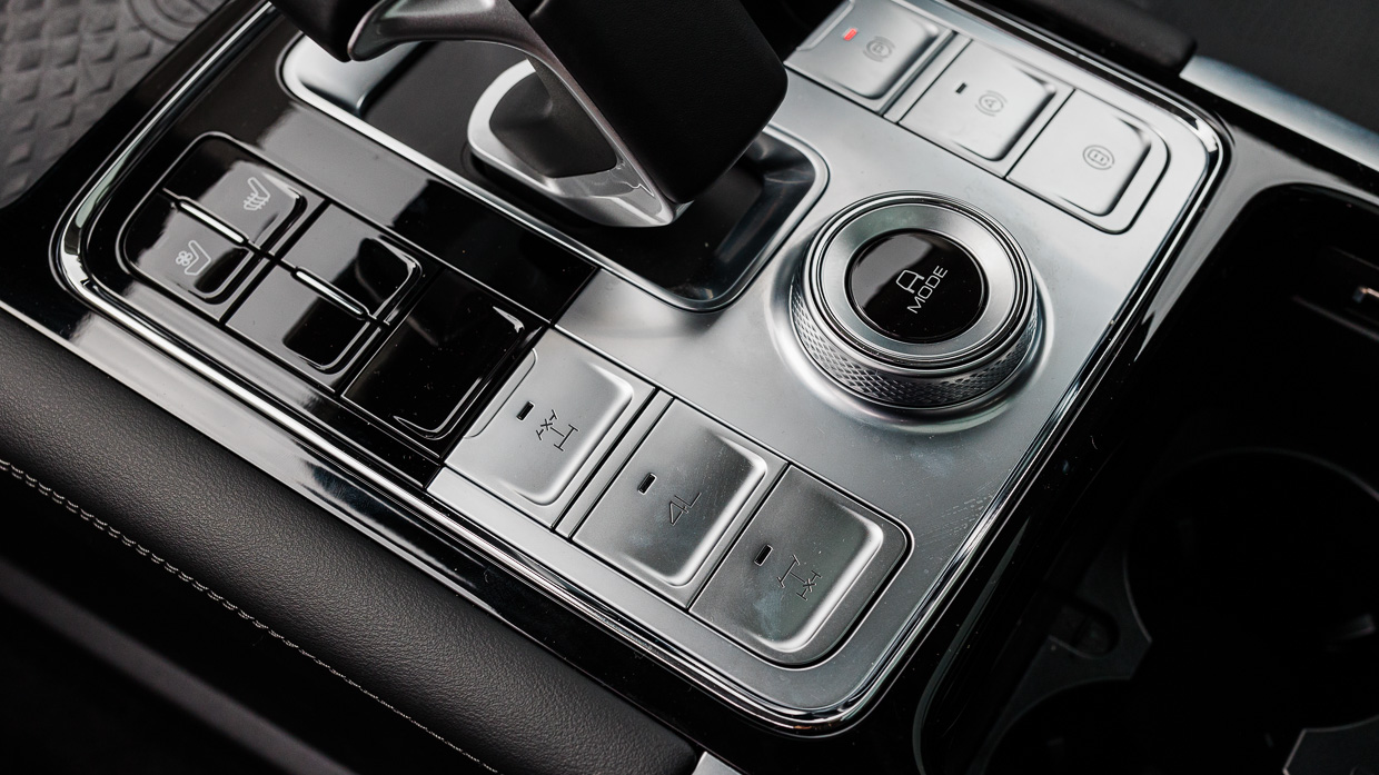 GWM Cannon Alpha Ultra Hybrid 2024 interior detail