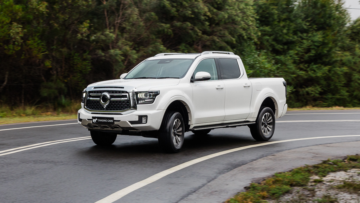 GWM Cannon Alpha Ultra Hybrid 2024 driving