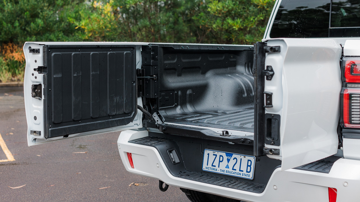 GWM Cannon Alpha Ultra Hybrid 2024 tailgate 2