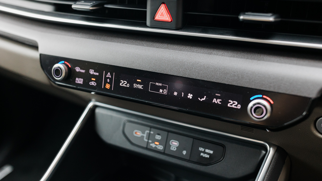 Kia Carnival GT-Line Lite 2024 interior touch surface