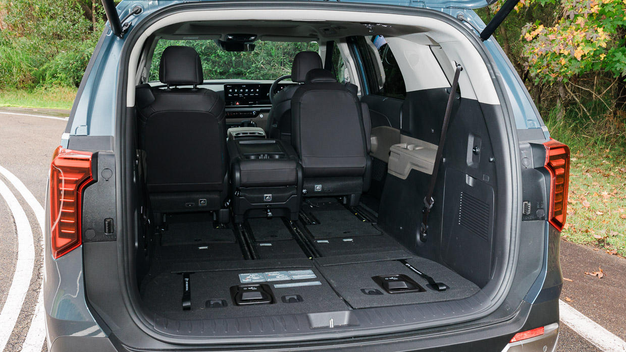 Kia Carnival GT-Line Lite 2024 interior boot