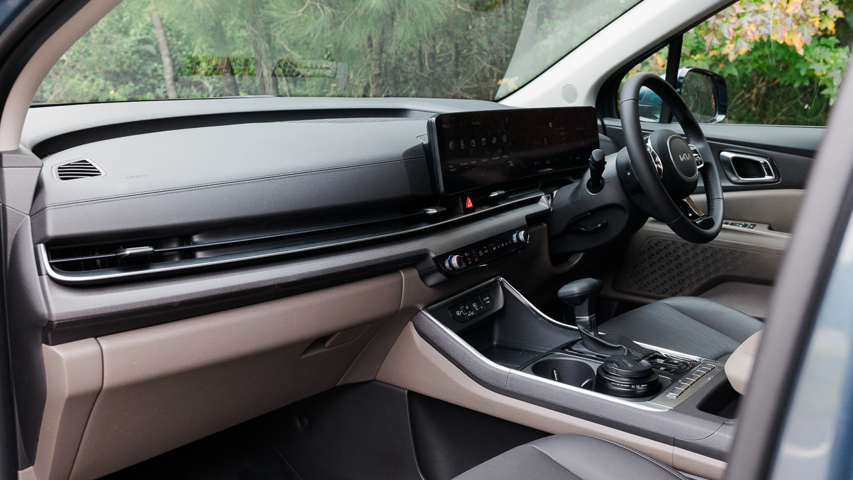 Kia Carnival GT-Line Lite 2024 interior 2