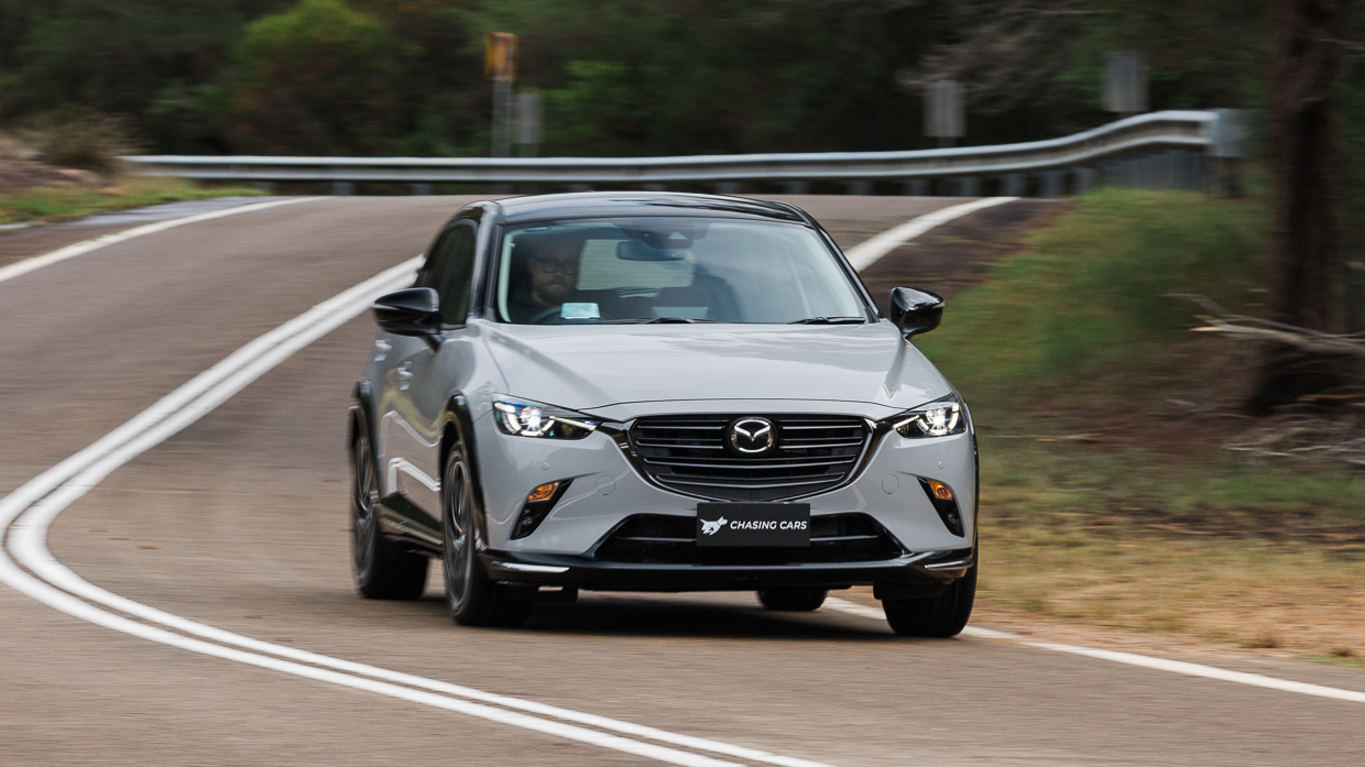 Mazda CX-3 Touring SP 2024 driving front 5