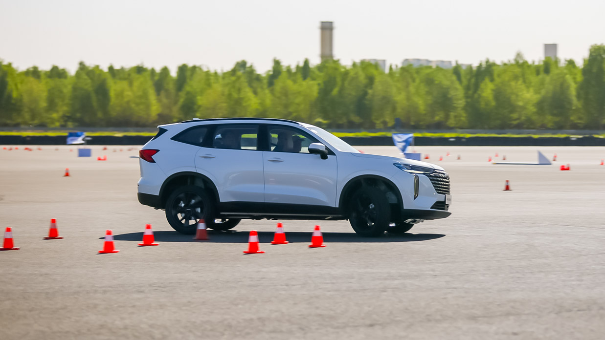 GWM Haval H6 2024 driving