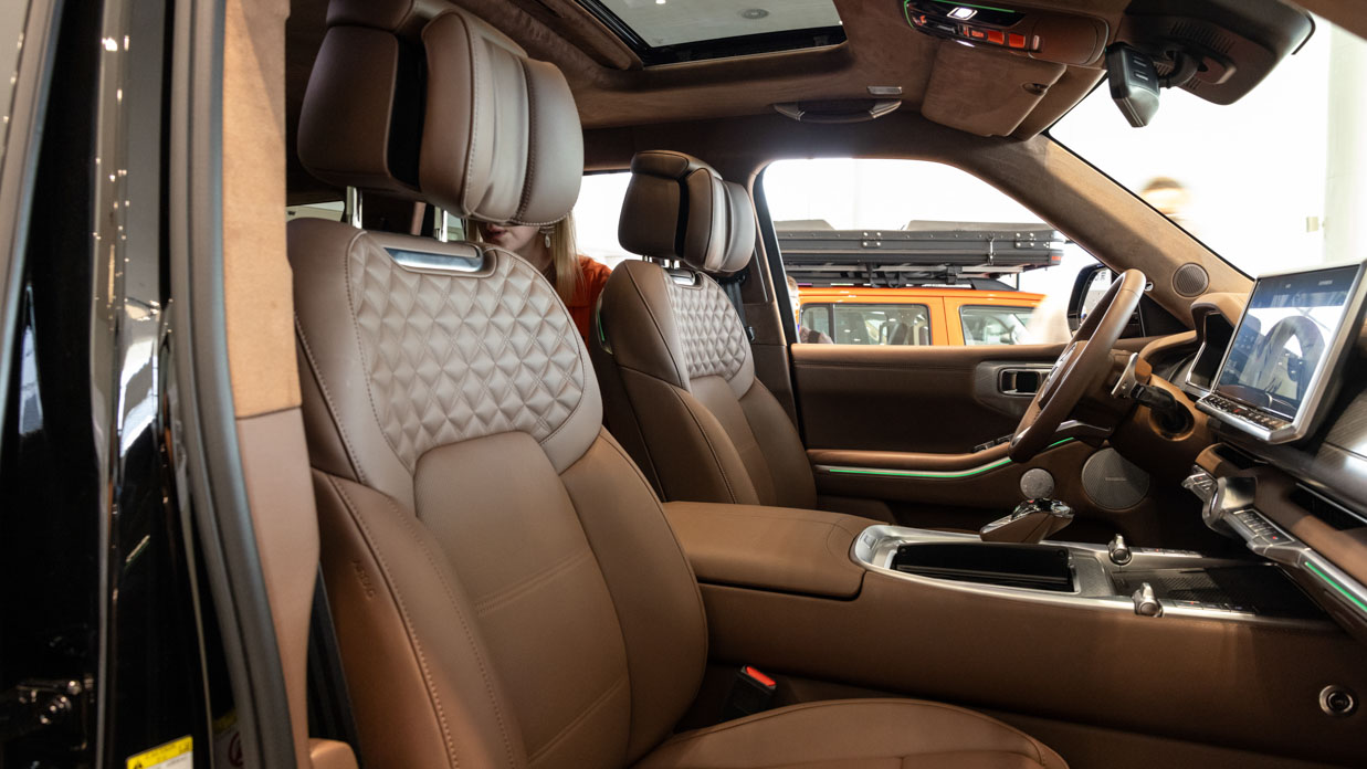 GWM Tank 700 2024 front seat