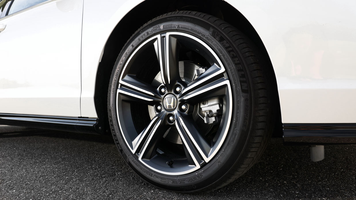 Honda Accord e-HEV RS 2024 wheel